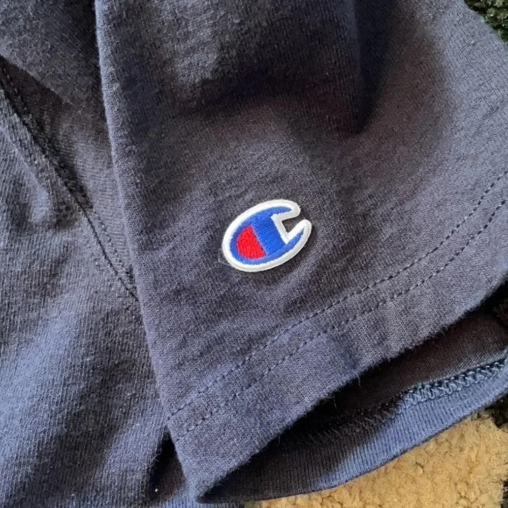 Men’s‎ Champion Shirt - Picture 3 of 4